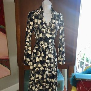 DVF Diane Von Furstenberg New Jeanne 2 Silk Wrap